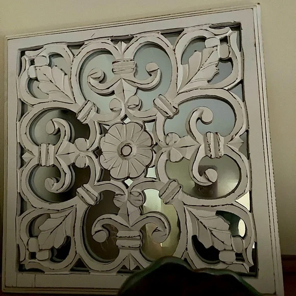 Elegant White Floral Wall Decor - Never used, 12”